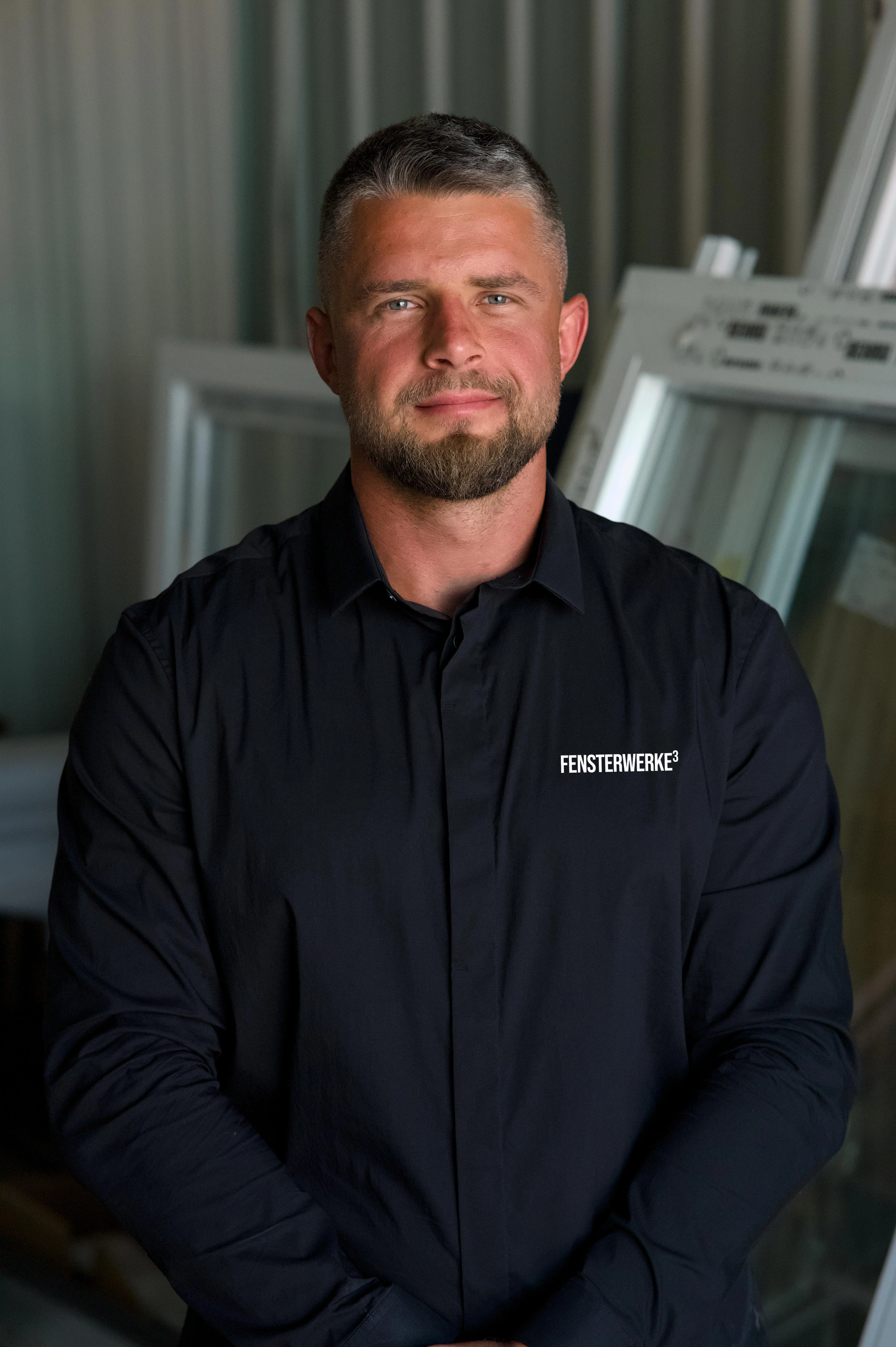 Kevin Riedel - Wirtschaftswissenschaftler und Fensterbau-Unternehmer